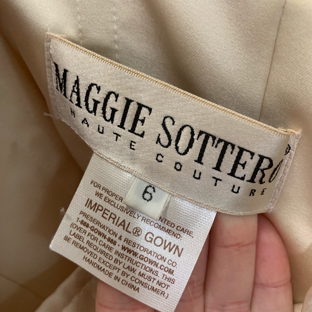 Beautiful Maggie sottero wedding dress